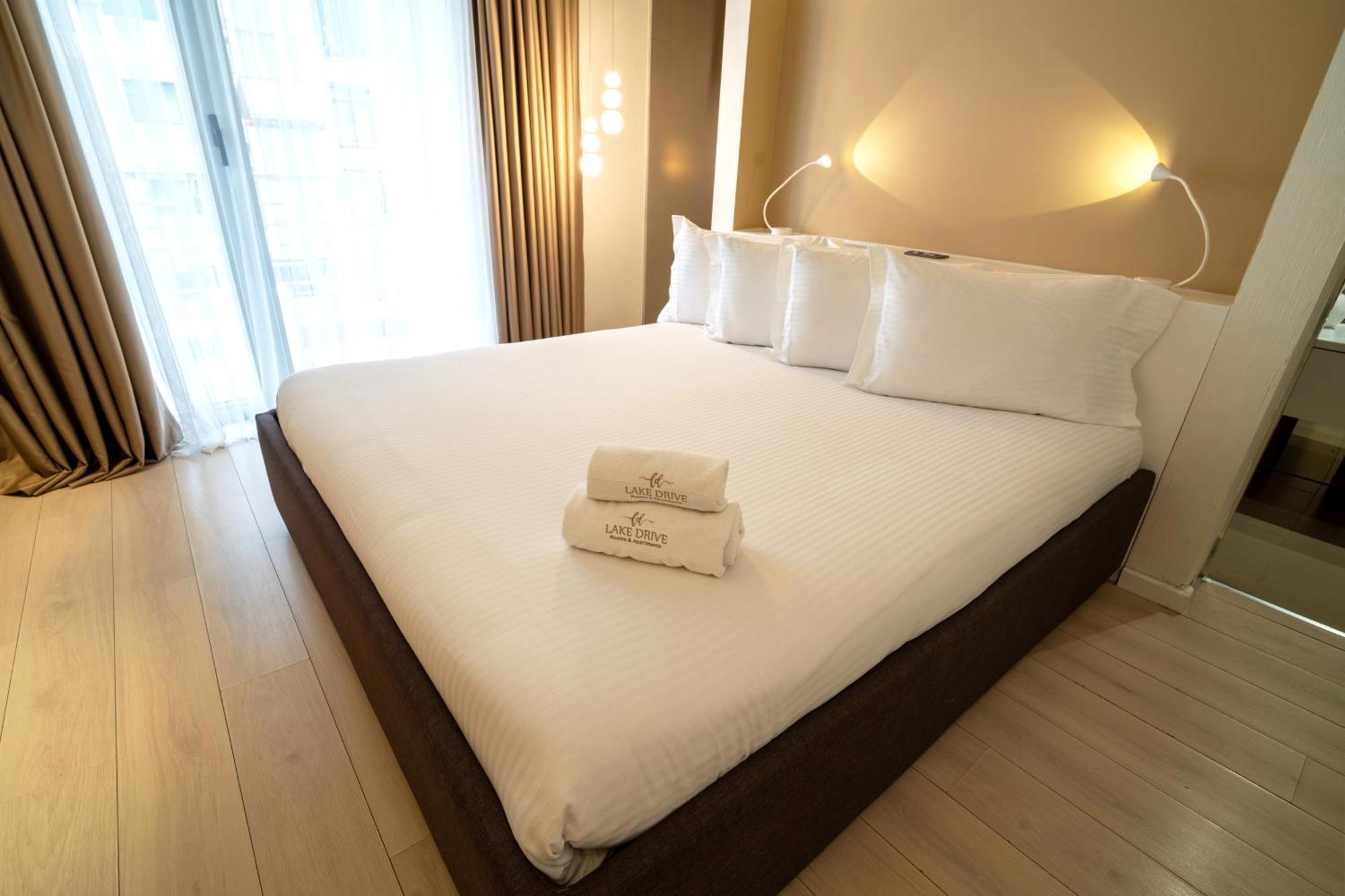 Lake Drive Rooms&Apartments Tirana Kültér fotó